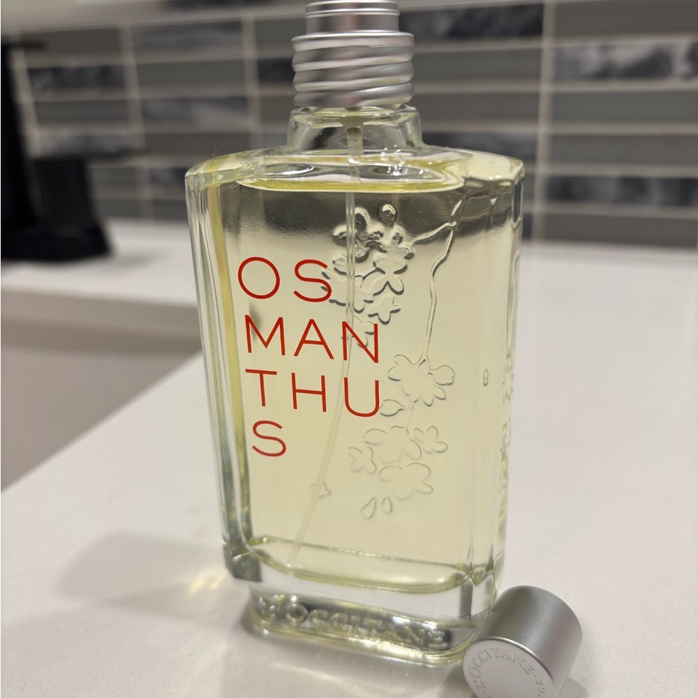 L'OCCITANE Osmanthus Eau de Toilette - Red and Silver, 75 ml, 2.5 Fl oz.